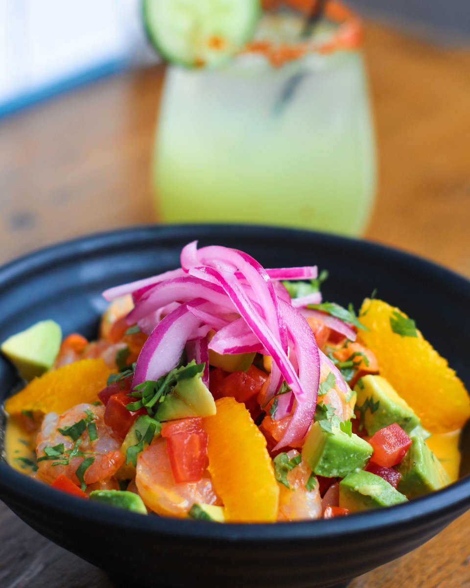 Latinicity's tweet photo. Come experience Latinicity Food Hall and Lounge. Latin Food Your Way. Over 40 items to choose from and something for everyone. Come see why we are Chicago’s ONLY Latino Food Hall – Pure Sabor. @Chefmarcosflores @Cesarrolon111 #Latinicity #block37 #pureSabor #Foodhall #Chicago https://t.co/iqjsnhF0Ty