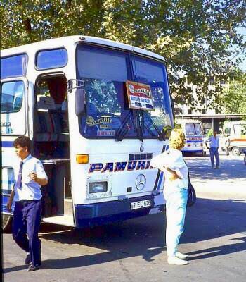 zekikayahan's tweet photo. Bu bir vefa borcudur: Babam, Denizli’de askerdi. Otobüslerinizle annem, ben, kardeşim Denizli’ye gidip babama sarılıyorduk. Duydum ki, ekonomik olarak zordaymışsınız. Yine babama gidiyormuşuz gibi öylesine aldım bileti. Bir işe yaramaz ama umudunuzu kaybetmeyin. @Pamukkale https://t.co/R9XYOXgQQU