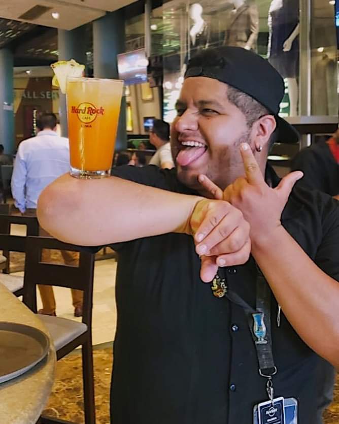 hrclima's tweet photo. Cualquier motivo es perfecto para disfrutar con un cóctel! Te esperamos con la mejor actitud y vibras + 🤟⚡️!!
#ThisIsHardRock #HardRock #HardRockCafeLima #HrcLima #Bar #BaRocker #Staff #GoodVibes https://t.co/OSWNOr2BMp
