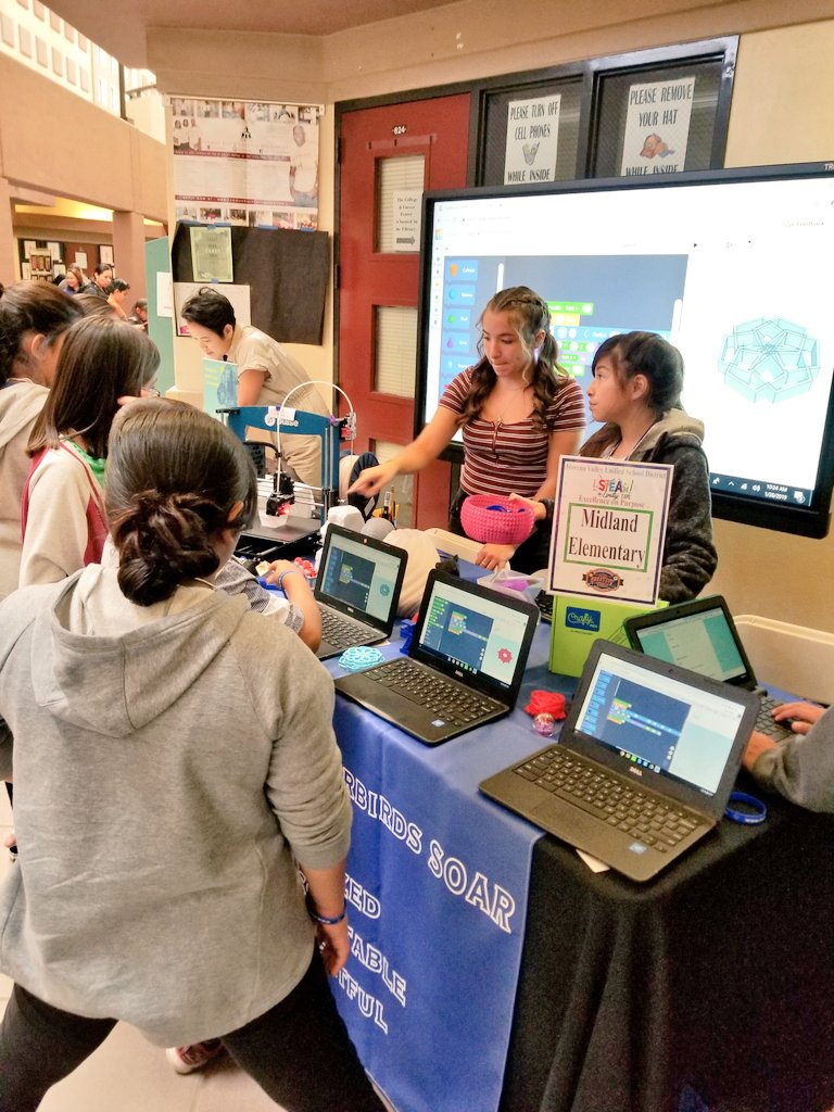 Midland Elementary GEMS club shows visitors to the <a href="/MorenoValleyUSD/">Moreno Valley USD</a> STEAM Unity Expo all about coding with <a href="/tinkercad/">Tinkercad</a> Codeblocks <a href="/midlandmvusd/">Midland Elementary</a> #matterhackers #STEAM #3Dprinting