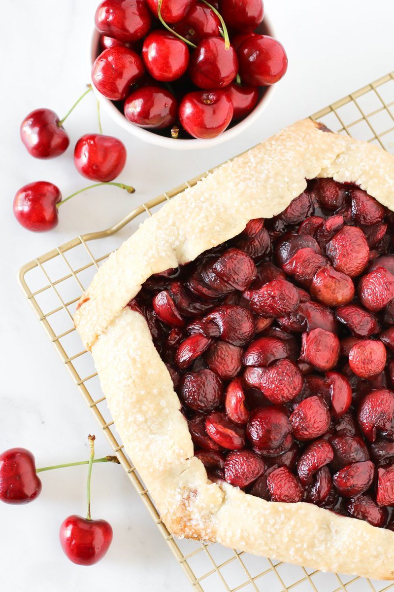 this #glutenfree #vegan cherry crostata is quite the showstopper, but don’t let that fool you. it’s easier to make than you think! buff.ly/2w1No1l
