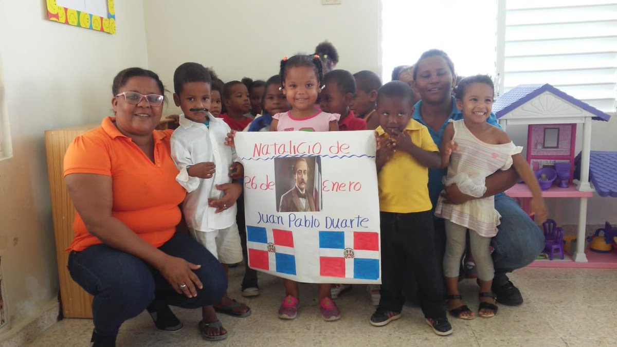 INAIPIRD's tweet photo. De esta forma los niños no solo conocen sobre la historia patria, también aprenden desde pequeños los importantes valores que el patricio dejó plasmados en su nación.

El natalicio de Juan Pablo Duarte da inicio al Mes de la Patria.
#MesdelaPatria
#JuanPabloDuarte
#DíadeDuarte https://t.co/8jBqTFos7n