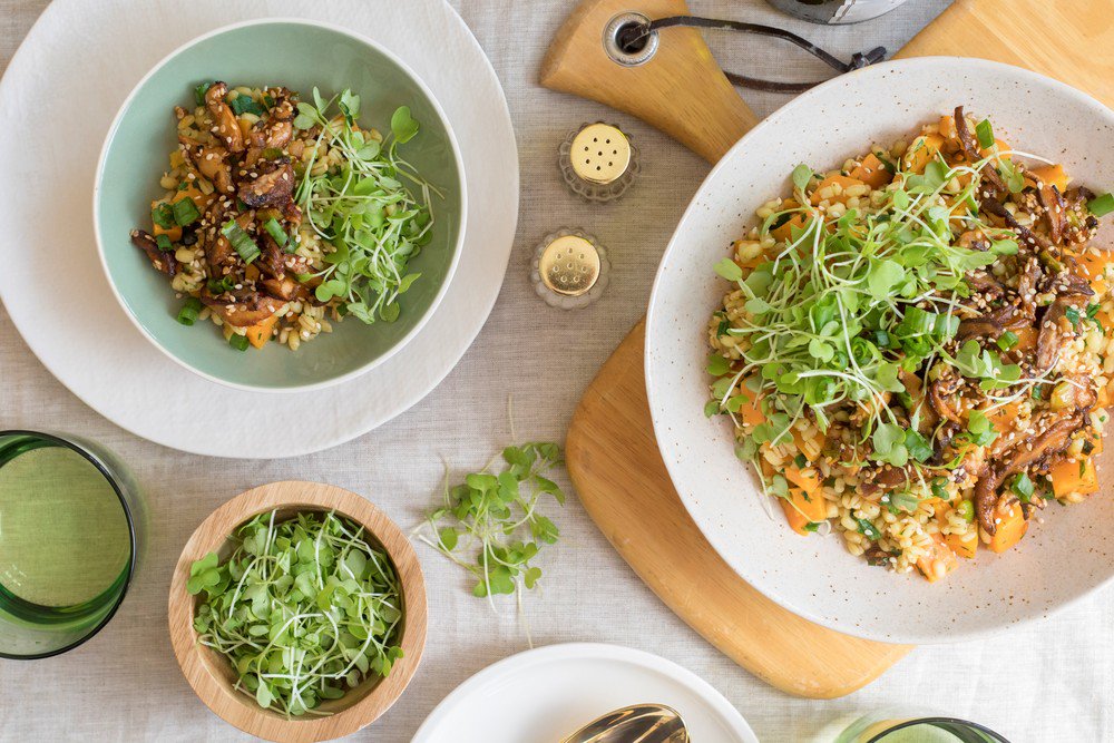 nanciestable's tweet photo. Those mushrooms...! coming up early Feb @PeachDishATL, consider my #mealkit recipe for Pearl Barley with Smoky-Garlic Mushrooms, Sweet Potato &amp; Microgreens. Lots to love: #vegan #farmfresh #deeeelicious #hearthealthy Order by 2/3 #sponsored https://t.co/Gt6v6As2X5 https://t.co/TKSlCbQxUI