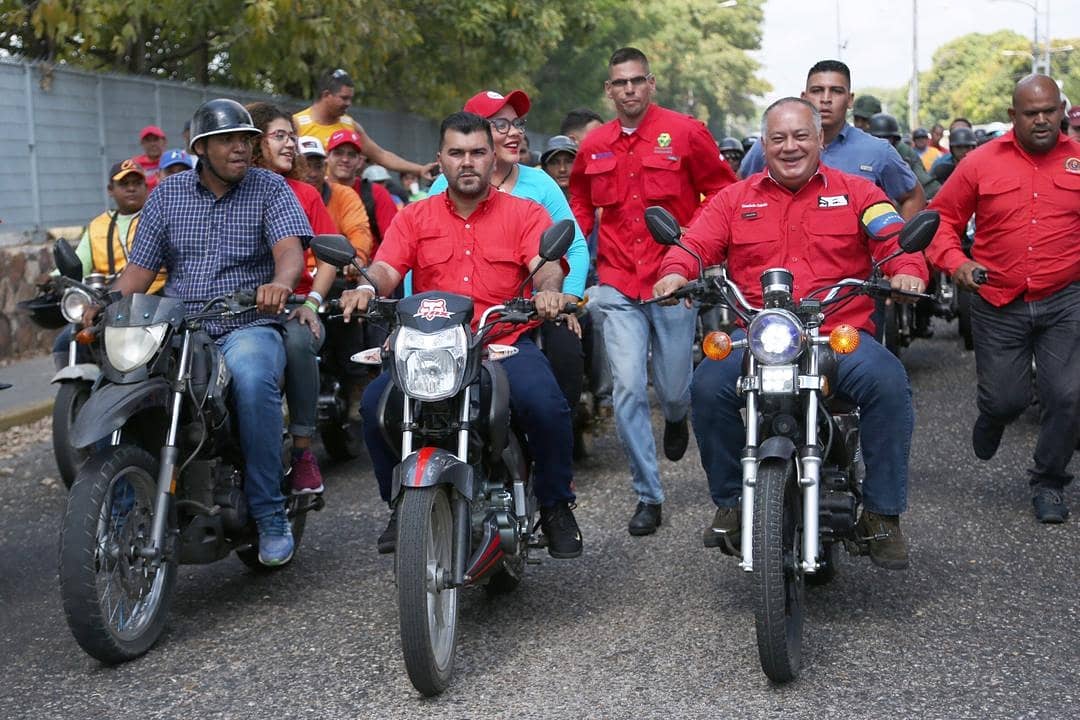 CConsejo's tweet photo. El camarada Diosdado Cabello demostrando que el pueblo de cojedes ,es un pueblo de Alegría, y esperanzador, que desde aquí también hay espíritu libertario, viva la patria ,viva COJEDES https://t.co/YC7SSzcnve