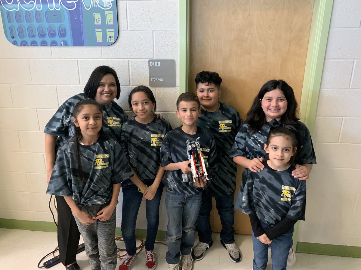 csanchez8254's tweet photo. Winston Robotics!! I am utterly amazed!! @Winston_ES @AnaCantuEISD @Reymundo_Ortiz1 @Rebecca__Rivas @MarissaLitCoach @philrchavez @DrH_OnTheEdge @SouthwickAndrew @MonikaRobinson_ @samigari7 Ms. Tello #Robotics #STEAM #WPower #WinstonEagles #Teamwork https://t.co/VCPzV8iQiS