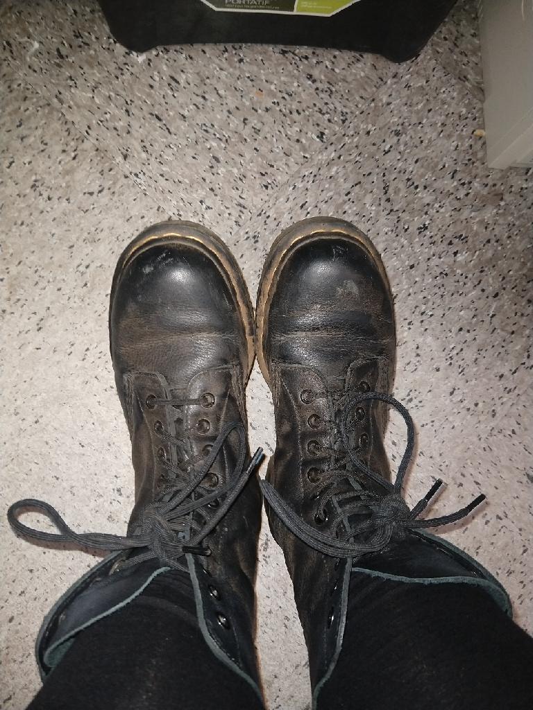 GiantessValis's tweet photo. Filthy hiking boots. Someone get to SoCal and lick this shit up. Stat. #femdom #giantess #goddess #giantwoman #findom #bootlicker #submission #domination #crushfetish #undermyboots #goddesscharlotte https://t.co/HhTdFgdx16