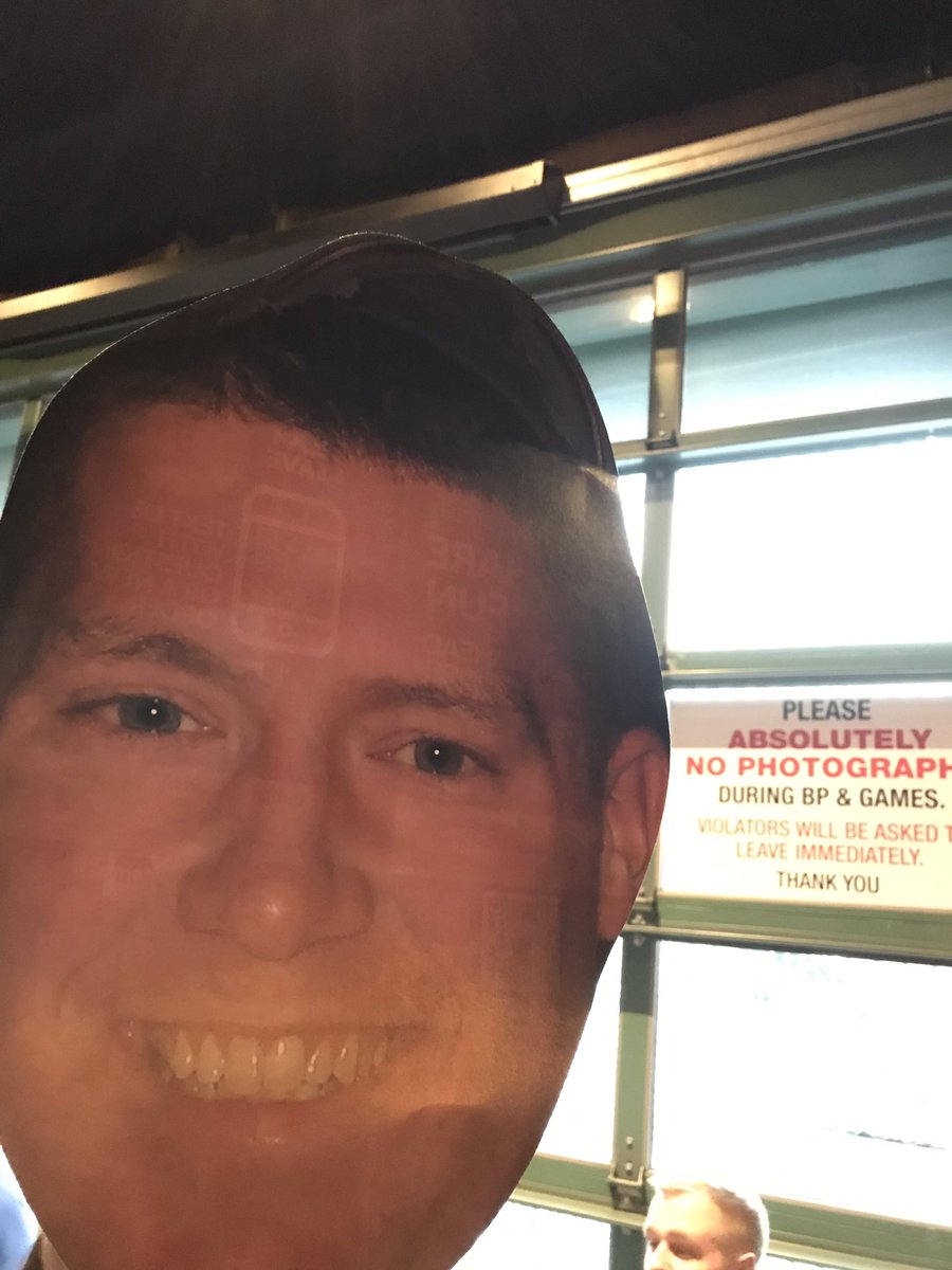 StarterCrawl's tweet image. Current Sean status: Happy to be at @BleacherBar #StarterCrawl19