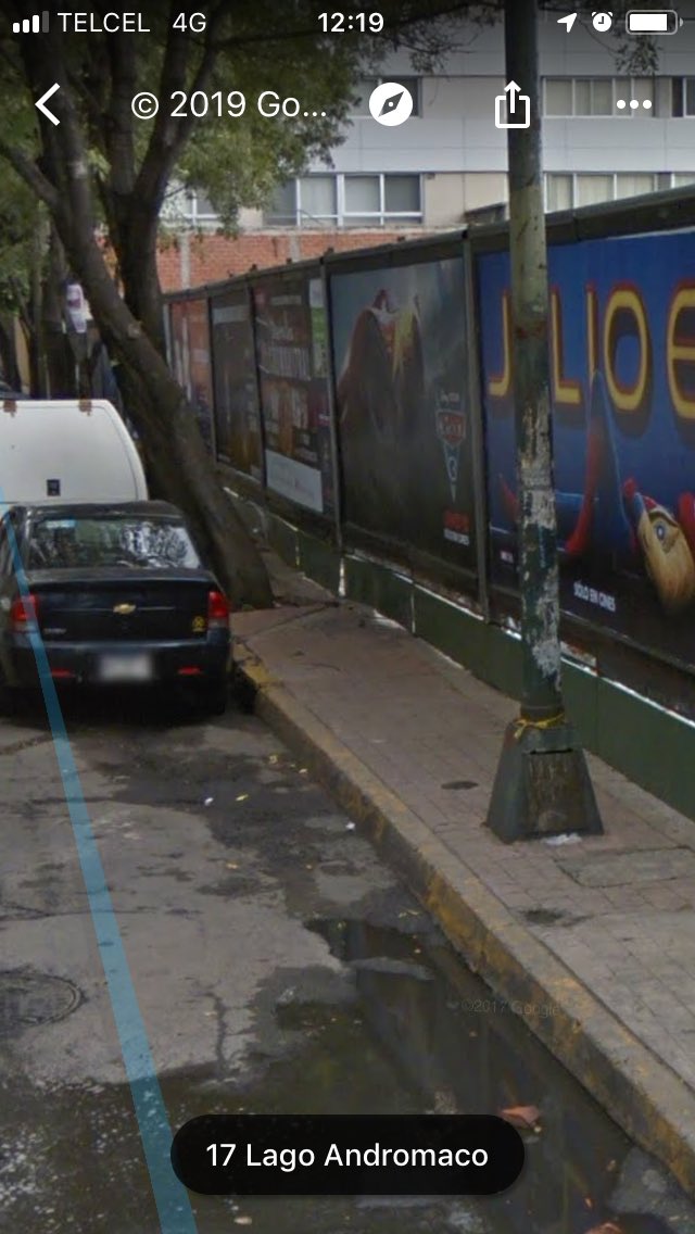 LagoAndromaco61's tweet photo. @MHcesac @GustavoGarciaMH terreno en esquina de Lago Andrómaco y Mateó Alemán llevan 3 años con vallas de publicidad, banqueta destrozada y 15 cm de paso, retiren publicidad, no hay construcción en el terreno y arreglen banqueta https://t.co/SpuyynhUed