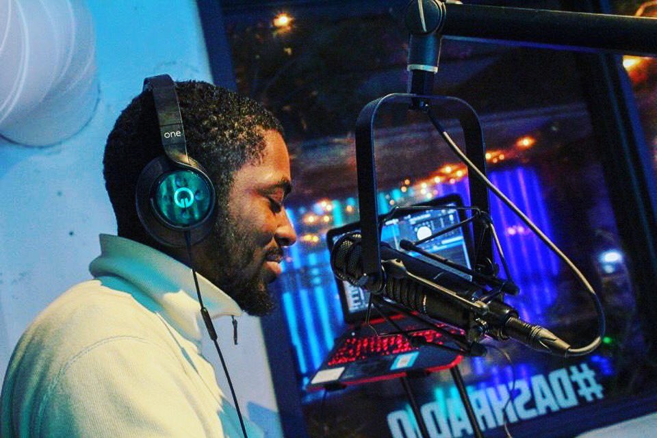 DJDAKster's tweet photo. Just wait until y’all see what I’ve been lining up 🎧 🎤💙 thanks for all of your support as I continue to grow out here #onlybigthings #dream #keephustlin #cantstopwontstop #LAstyle #djlife https://t.co/96SchX9ffL