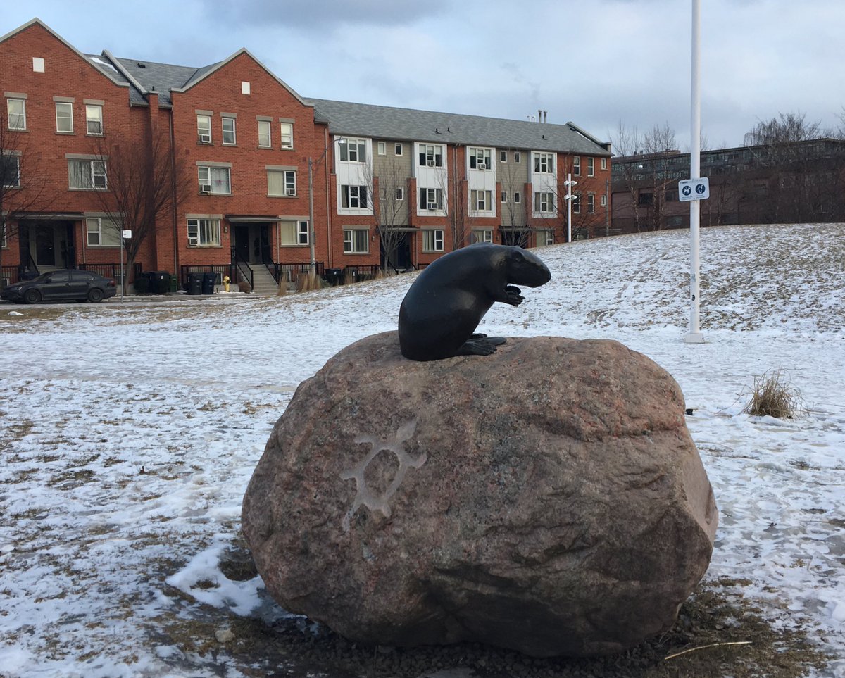 The paths are clear at Joel Weeks Park - a Riverside neighbourhood park north west of Queen and Broadview that provides a mix of relaxing and active spaces with ties to the nearby Don River. #TOparks