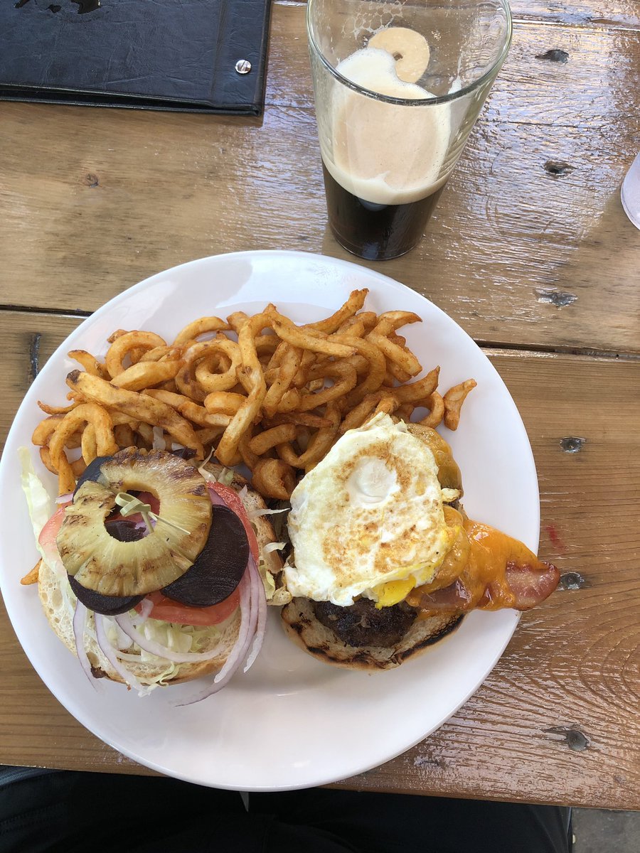 #HAPPYAUSTRALIADAY - apparently these burger add-on are what they love - pineapple, egg, beets and “ #CANADIANBACON “ of course