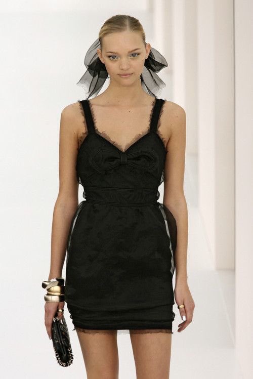 𝗲𝗹𝗹𝗶𝗲 on X: gemma ward closing the chanel spring 2007, ready to wear  show  / X