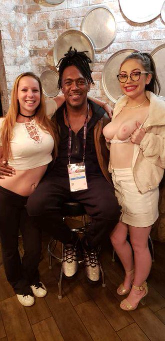 Wasn't having the best night, but then cheered right up https://t.co/YuOubCaSqd