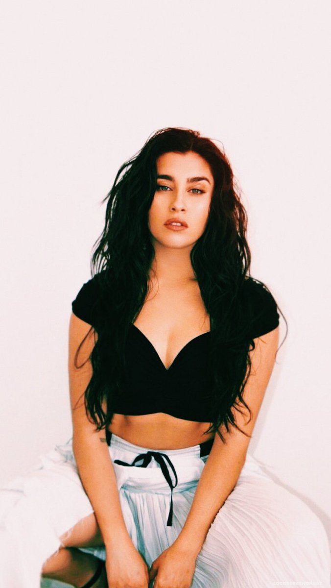 lockscreenghost's tweet image. lockscreens lauren jauregui 🌼
fav se gostar
rt se pegar {seja honesto} 
print se usar
dona do meu coração, amo 
- violet