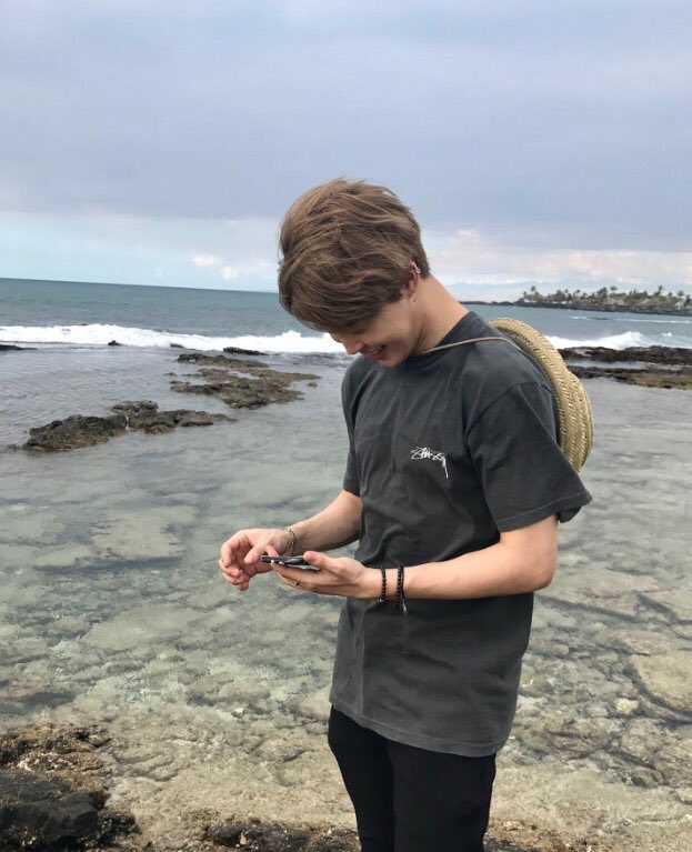 minsugansfw's tweet photo. @hoseokvroom https://t.co/VKBFvOngrT