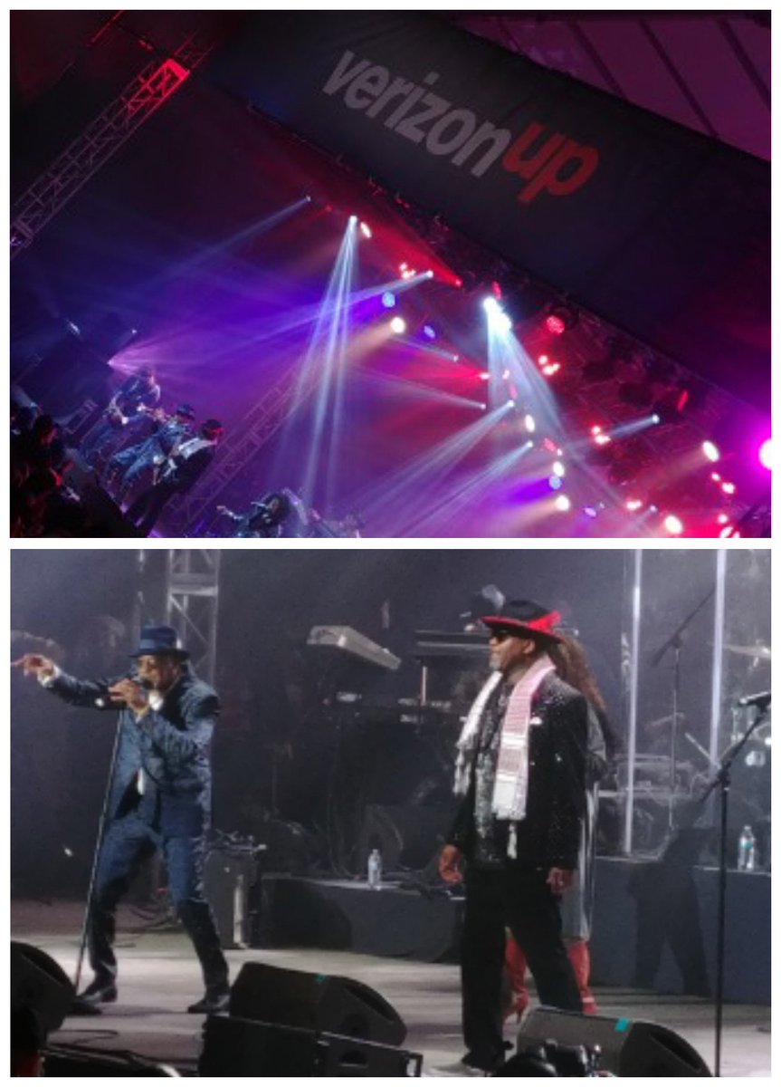 ronNcaphill's tweet photo. Turning #ATLSB53 #Broncos orange at #SBLIVE one concert at a time.
Thanks, #VzUp for the amazing lounge hookup!
Great excitement and entertainment in the #SuperBowl host city tonight. https://t.co/HQmJHNjJIk
