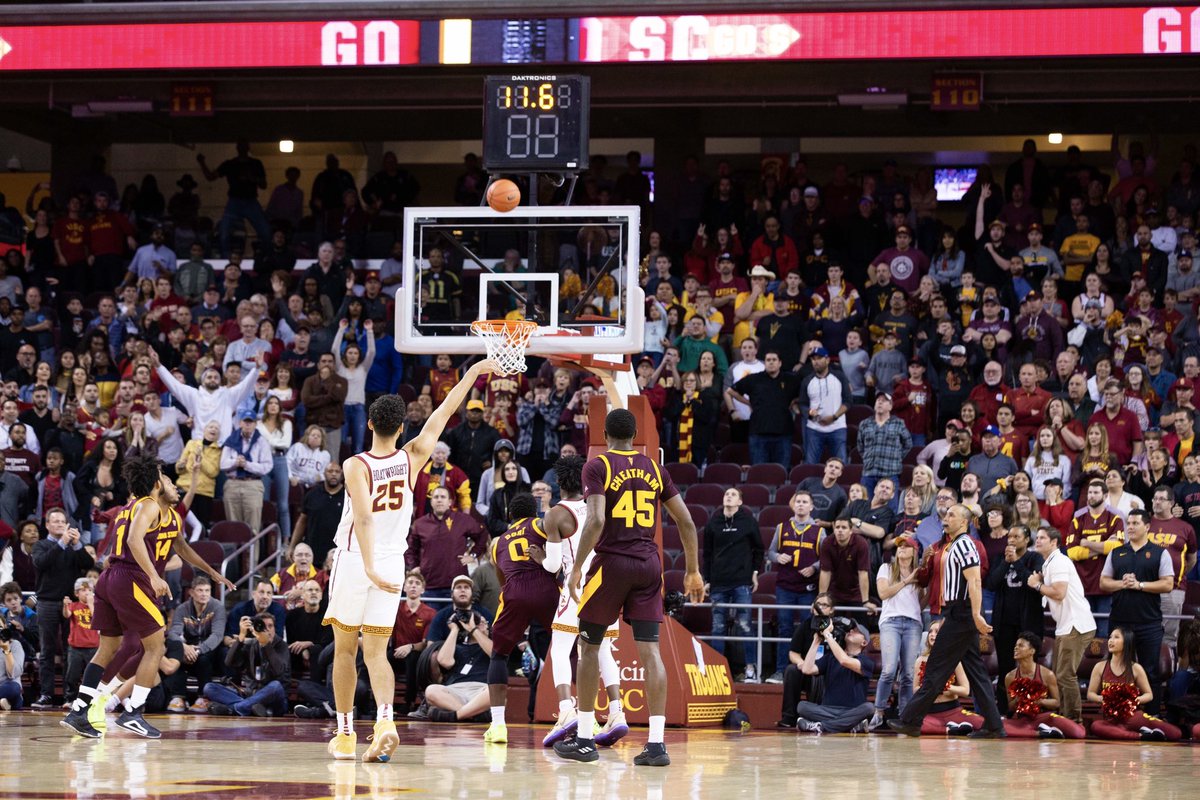 USC_Hoops's tweet photo. CLUTCH. #FightOn https://t.co/nAEL8pPbrk