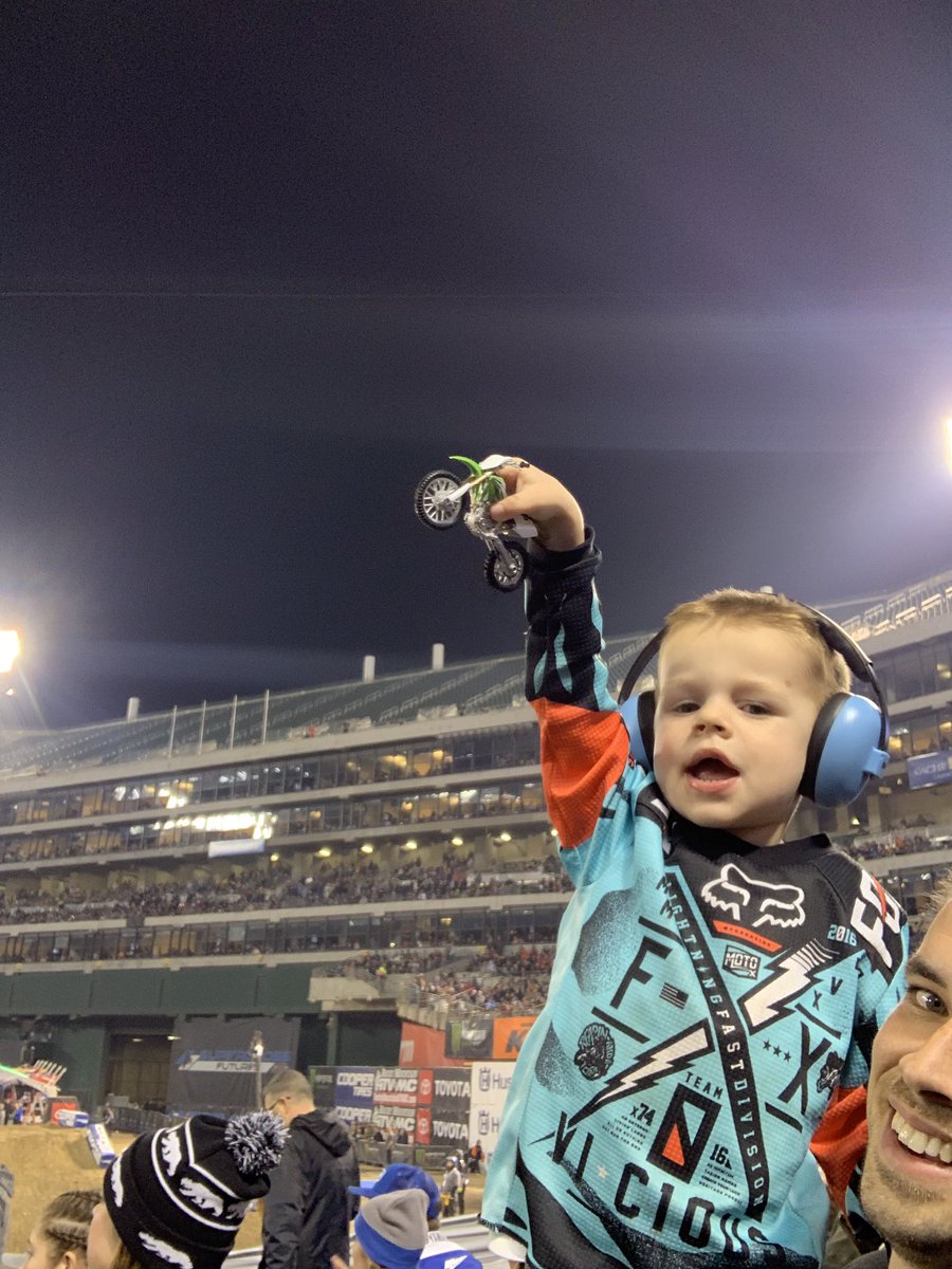 josh_maurer's tweet photo. Miles’ 3rd birthday at supercross! #SupercrossLIVE #GoTomac https://t.co/DJIuQzp3j6