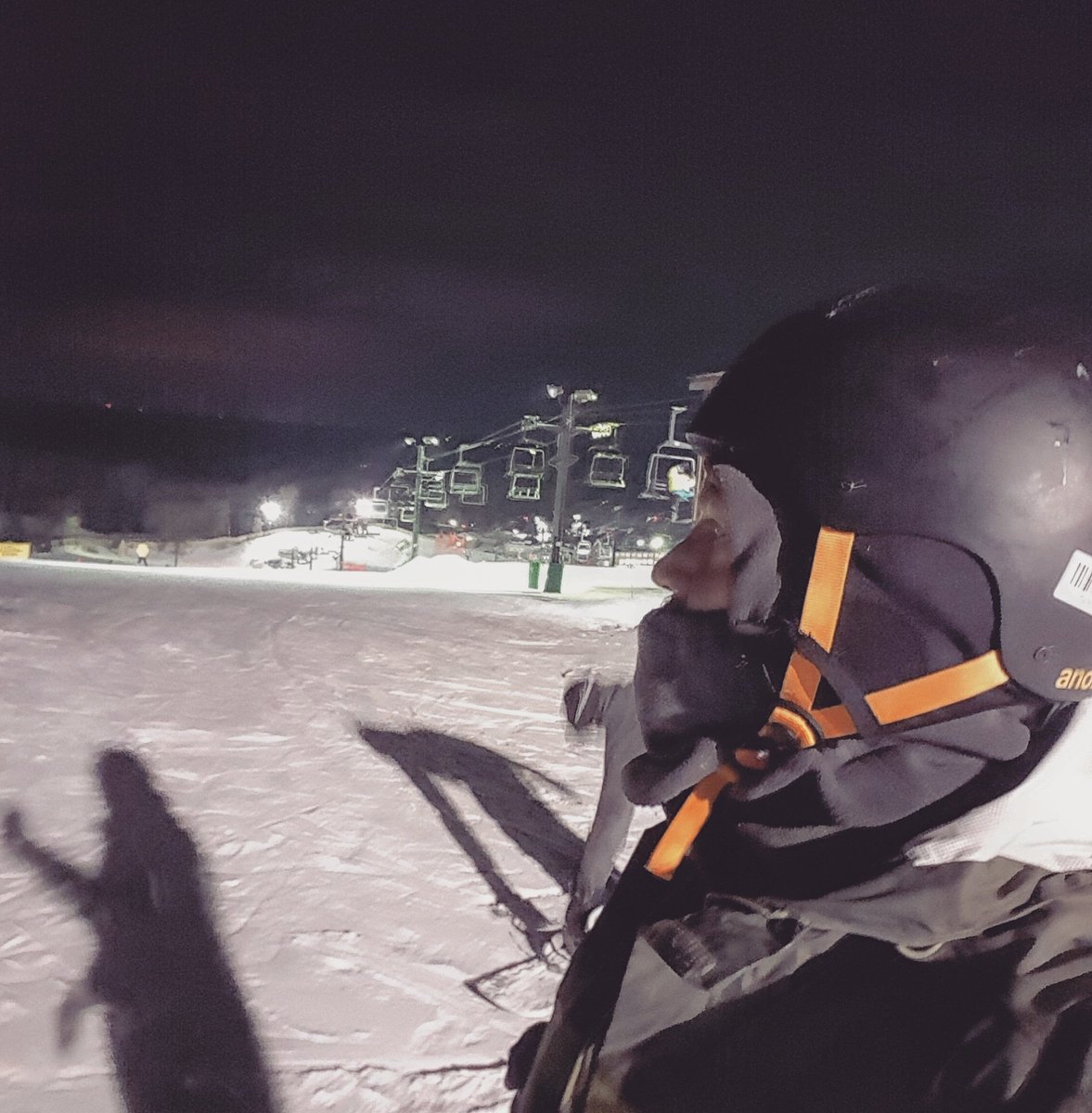 scott_does's tweet image. Able to carve out some time thinking. Or was I thinking it&apos;s time to carve? #snowboarding