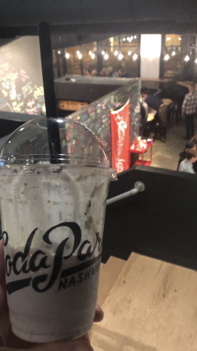 jwhitt53's tweet photo. Best Oreo shake around @OlanRogers https://t.co/AzbG5lSYgv