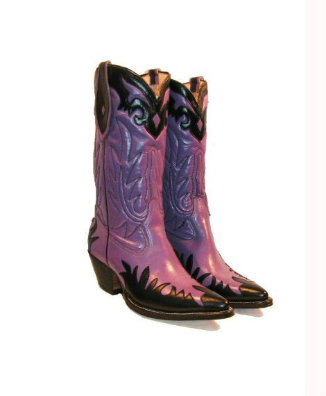 atomicfireballz's tweet photo. Vintage Men's Purple &amp; Black Leather Rancho Loco Western Cowboy Boots 
Men's US Size 11
$225.00
https://t.co/m0eYPdArdC…/84337896/mens-vintage-rancho-loco-pu… https://t.co/rmwNVZj0aV