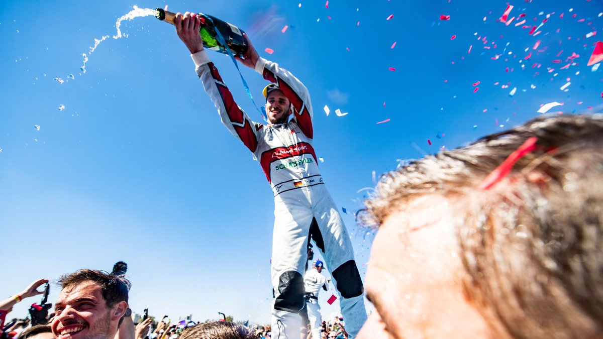audisport's tweet photo. MEDIAINFO: Audi e-tron FE05 shines in record heat https://t.co/UXmMtbpfPq #OwnEverySecond #ABBFormulaE #FormulaE #SantiagoEPrix #etron #ProgressFeelsElectric https://t.co/ULisyl6qld