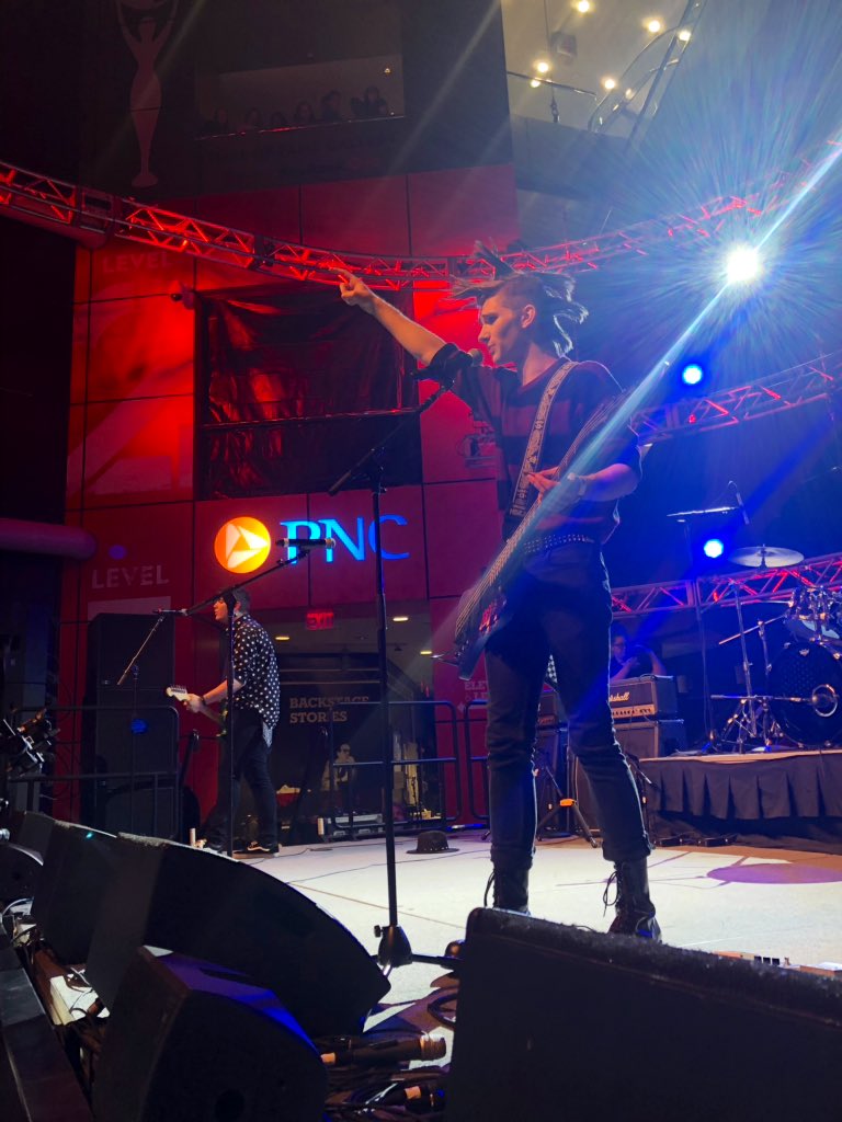 HSRockOff's tweet photo. While you were away, @While_Im_Away completely killed it. 🤟

#HSRockOff https://t.co/lBMBD8afMM