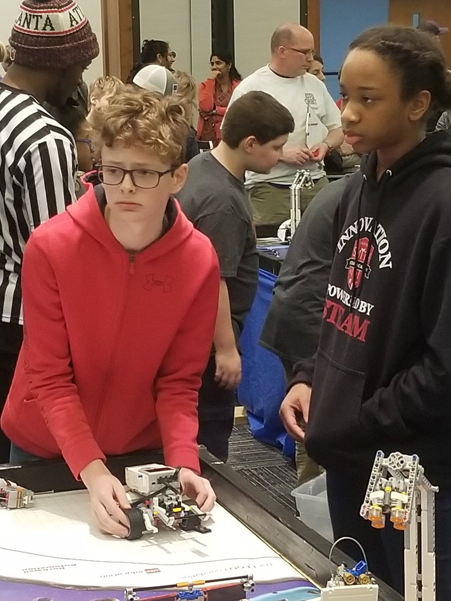 STEAMemphis's tweet photo. 1st Place Teamwork! #proudprincipal #knightsCare @firstlegoleague @SCSK12Unified @SCS_Certified @mandygrish https://t.co/8PuVkKXbUl
