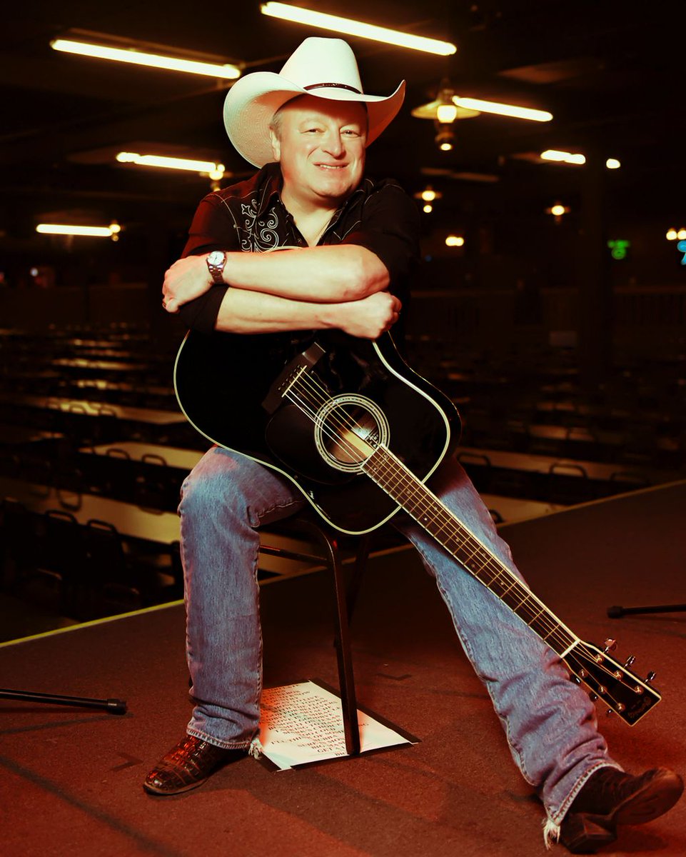 SugarCreek777's tweet photo. TONIGHT @SugarCreek777 is proud to make welcome one of Country’s true musical treasures @MarkChesnutt with 14 No.1 hits, 23 top ten singles, 4 platinum albums and five gold records. #MarkChesnutt #BrotherJukebox #BubbaShotTheJukebox #OlCountry #ItsALittleTooLate #SugarCreekCasino https://t.co/KxJdi37I2z