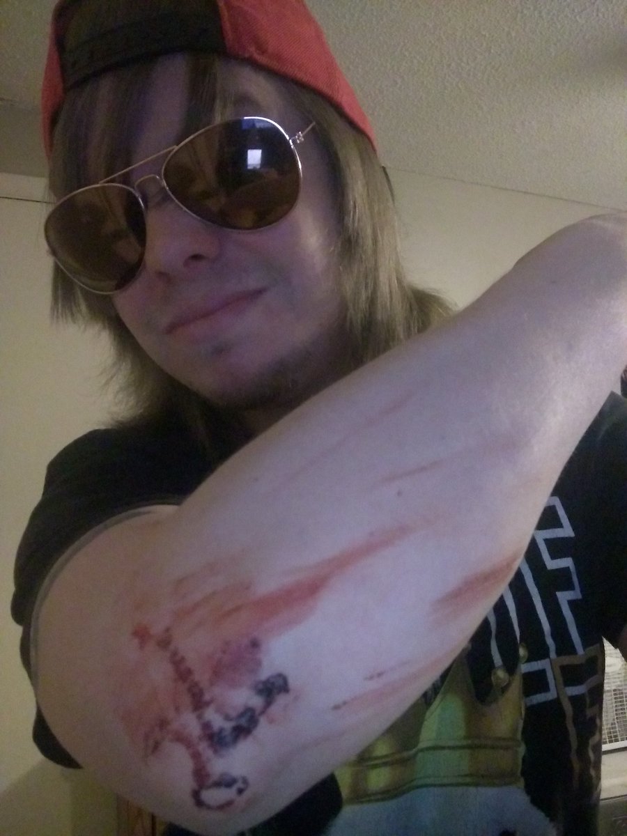 THEWMRWRESTLING's tweet photo. @R3PUTATIONKILLA wins the first blood match vs @TheZacMartin to retain his Wmr LimitLess Championship at #WmrBreakThrough 2 ! But when R3P busted TZM open with his elbow he also busted himself open but the ref never saw the blood on R3Ps Elbow ! A new Montreal Screwjob in 2019 https://t.co/dih8WFmO6g