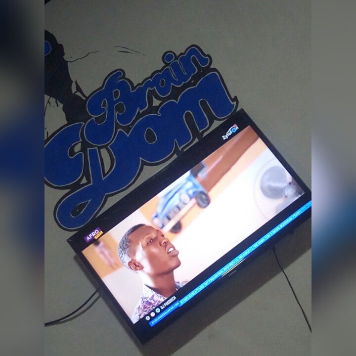 DatSyphilyn's tweet photo. @jderobie @9radiouk If am up and can see n speak what else can I say onto the good lord #HALLELUJAH...drops' soon frm the Braindom camp...#Braindom music https://t.co/xk2kGWDnLC