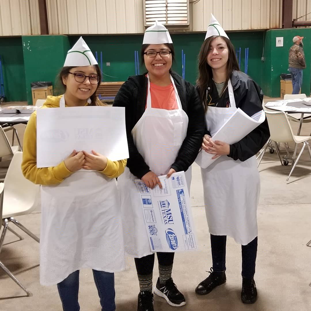 MSU_SLA's tweet photo. Some of the Señoritas volunteered at the 63rd Kiwanis Pancake Festival this morning ! ♥️💚💛🌹 #aqui #SLA #MSU #SigmaLambdaAlpha #msutexas22rollcall #señoritaslatinasenaccíon #MSUTexas23 #stanggang22 #midwesternstateuniversity #ΣΛA #kiwanisclub #communityservice https://t.co/WTMN9Jolly