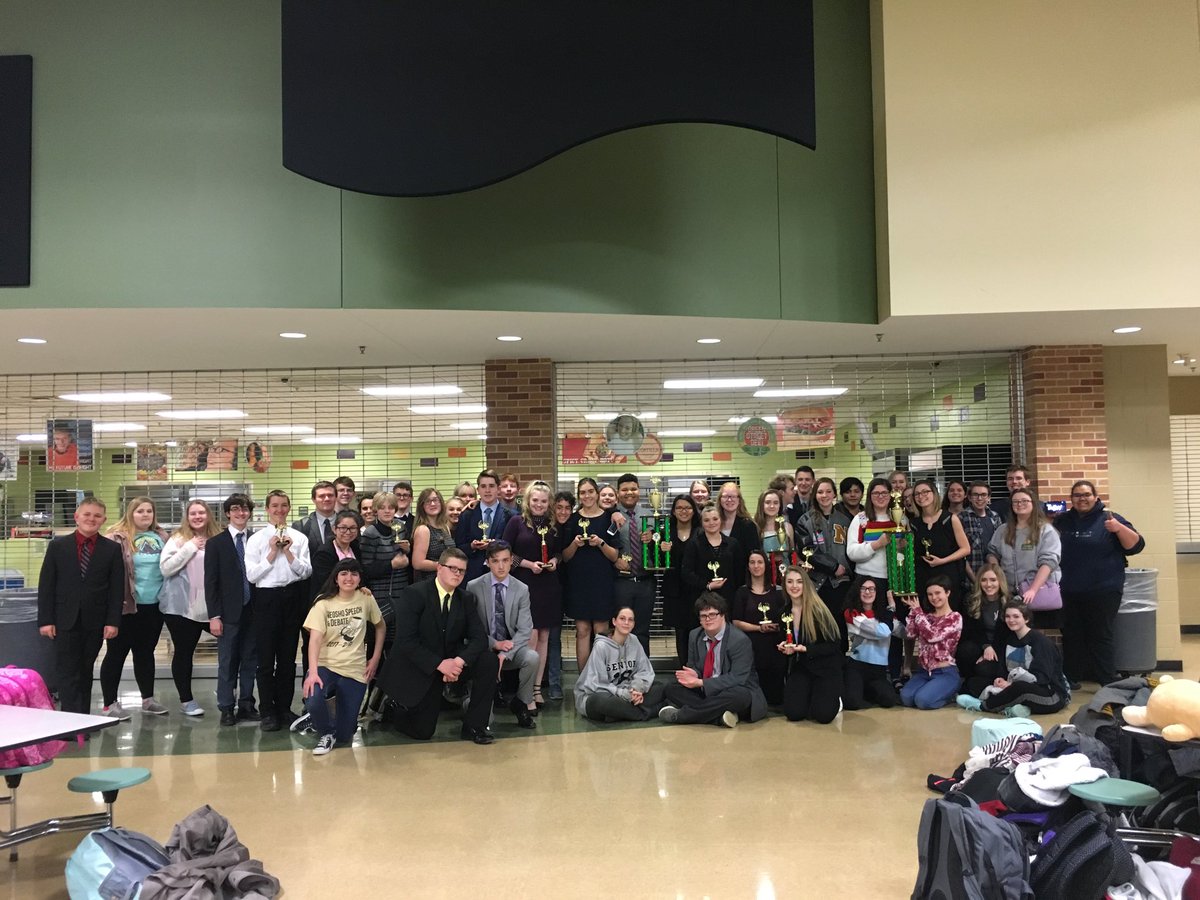 debateeducator's tweet photo. Congratulations to the Neosho Speech and Debate Squad for placing 2nd out of 41 schools at the Bob Bilyeu Winter Classic in Springfield. https://t.co/Q1LOyEnSHZ