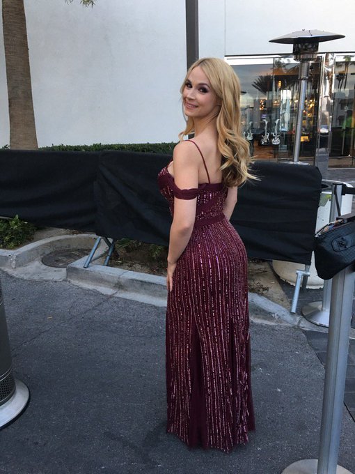 Red carpet time ❤️❤️❤️💓 https://t.co/cyNMFht8jC