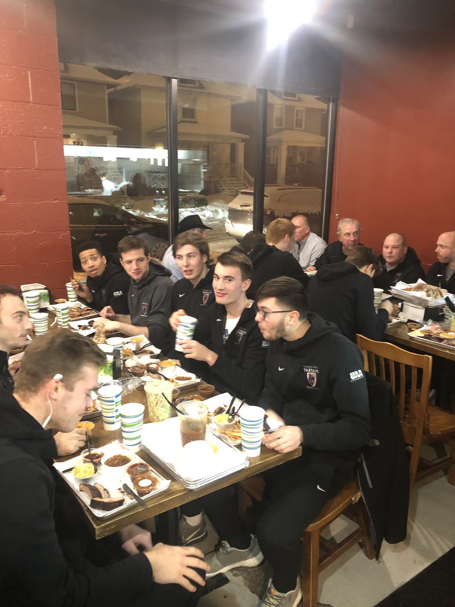 CMU_TartanHoops's tweet photo. Big thanks to our friends in Chicago showing our guys some of Chicago’s finest Barbecue! https://t.co/6iXGV35c8B