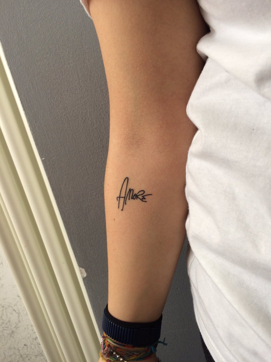 needingyouEM's tweet photo. Il girono più bello della mia vita... ❤️🥰 𝐋𝐚 𝐭𝐮𝐚 𝐬𝐜𝐫𝐢𝐭𝐭𝐮𝐫𝐚 𝐬𝐮𝐥𝐥𝐚 𝐦𝐢𝐚 𝐩𝐞𝐥𝐥𝐞. 𝐎𝐫𝐚 𝐚𝐯𝐫𝐨̀ 𝐢𝐥 𝐫𝐢𝐜𝐨𝐫𝐝𝐨 𝐝𝐢 𝐭𝐞, 𝐩𝐞𝐫 𝐬𝐞𝐦𝐩𝐫𝐞 𝐜𝐨𝐧 𝐦𝐞. https://t.co/oIZQFbrPYR