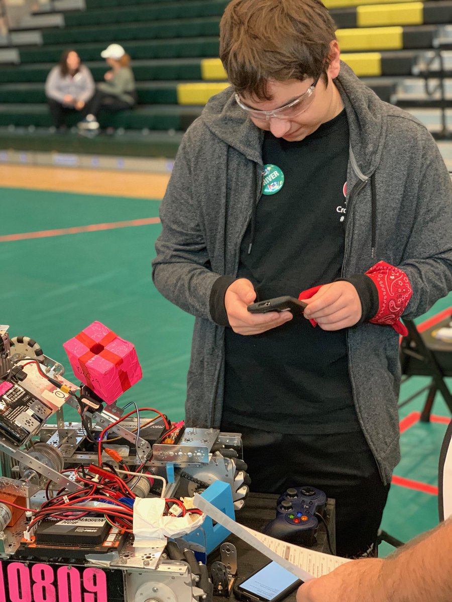 dnmsea's tweet photo. ⁦⁦@sandiegoftc⁩ meet hosted at ⁦⁦@SCBobcats⁩. Congrats on great battles! Thanks to #CarlsbadEdFoundation for #robotics in ⁦@CarlsbadUSD⁩. https://t.co/FmZdwzhq3S