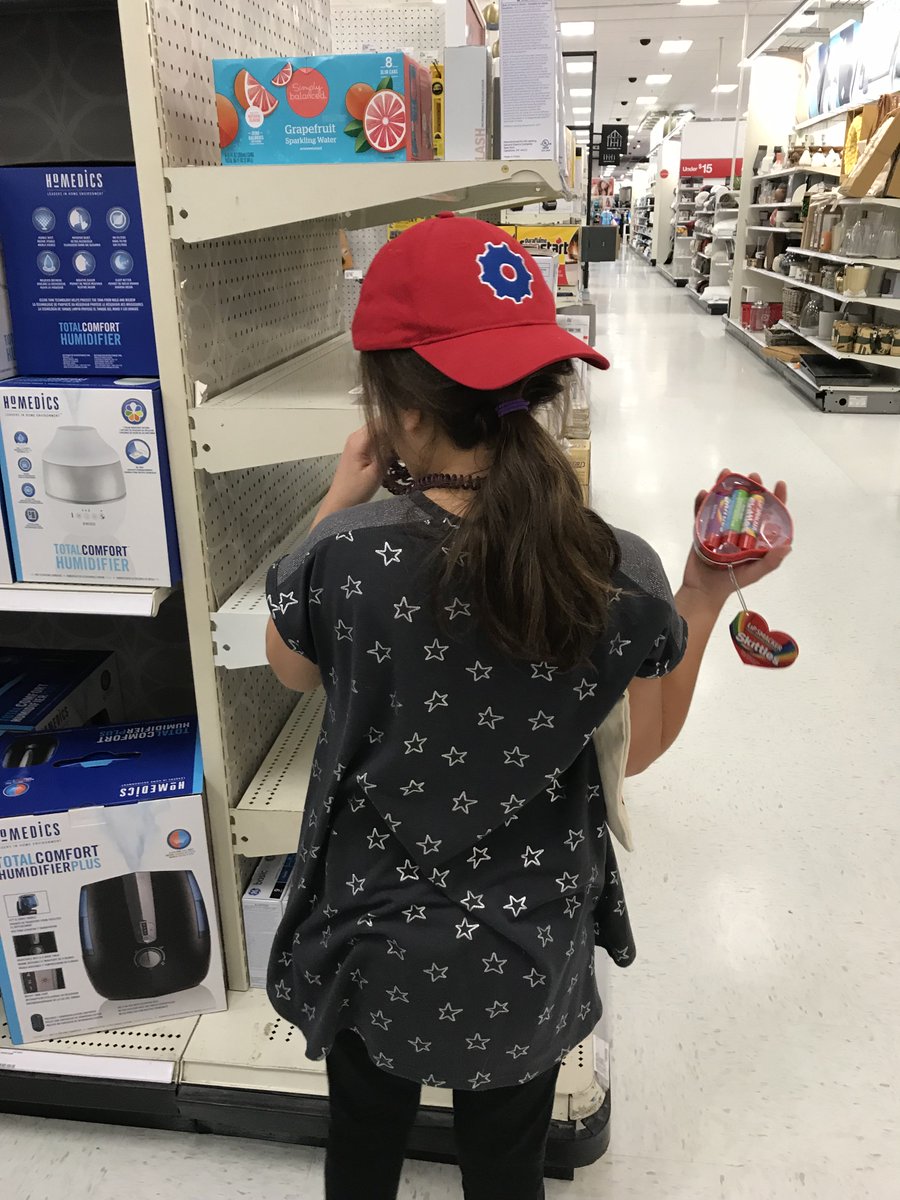 HeyThereAlisa's tweet photo. There’s been a Mover Dave sighting at Target! @iMovers @dave14visitors7 https://t.co/3DIsaYqsbv