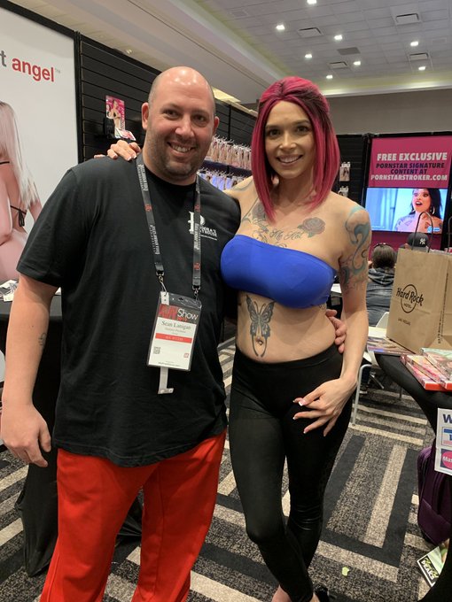 Anna bell peaks is always a blast. Just may see her in some of my outfits soon https://t.co/9tvXlDt3