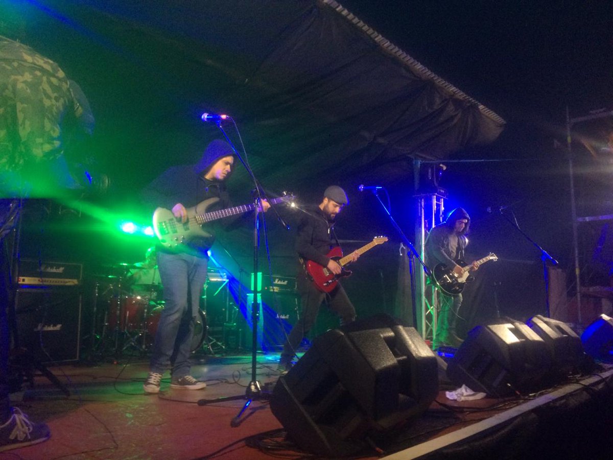 Los chicos de Vortice se pusieron la camiseta del #PatagoniaClandesta2019 y se están presentando en reemplazo de Maganya a quienes enviamos un fuerte abrazo y todo el aguante desde el #EspacioNativo de #PuntaArenas.