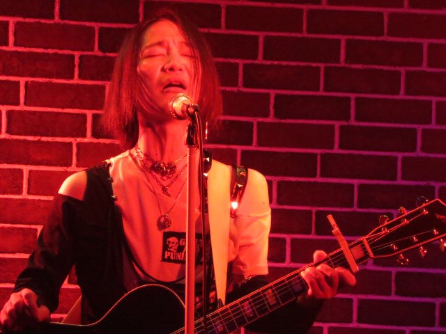 MOJO_MOJA's tweet photo. 【2019.1.26(sat)
『Acoustic Night』】
ダイジェスト①
ACT; 三浦マサヒロ/葦智也/竹村ヒカル/ピスたちお (※出演順)
#mojomoja #モジョモジャ
#koshigaya #越谷
#liverestaurant #ライブレストラン
#acoustic_night
#Live_digest #ライブ写真
#三浦マサヒロ
#葦智也 https://t.co/opjythp8jf