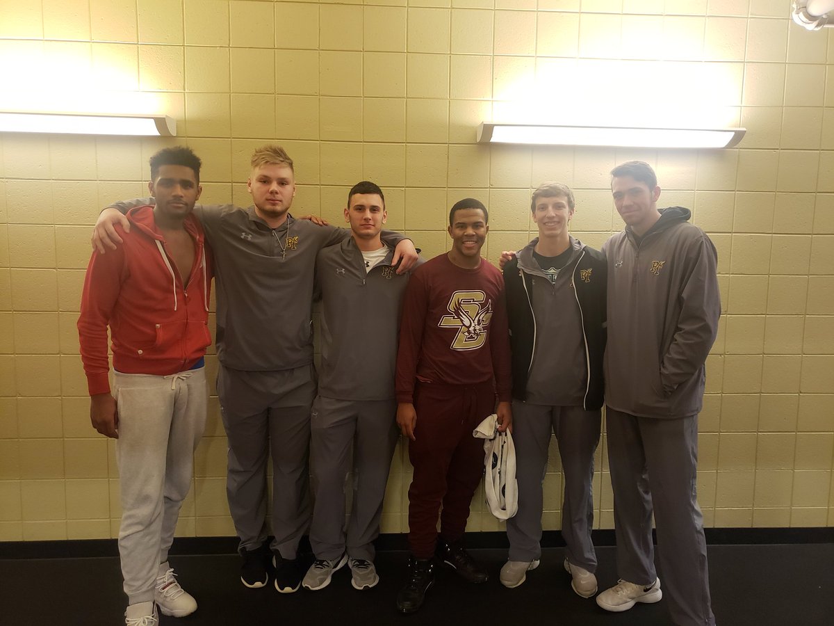 cheeflotsadoe's tweet photo. Found the old Hangtime Family. The rest of the Hangtime send a shoutout!! #stillgettingbuckets #hangtime #needareunion https://t.co/w1lmCS6CT3