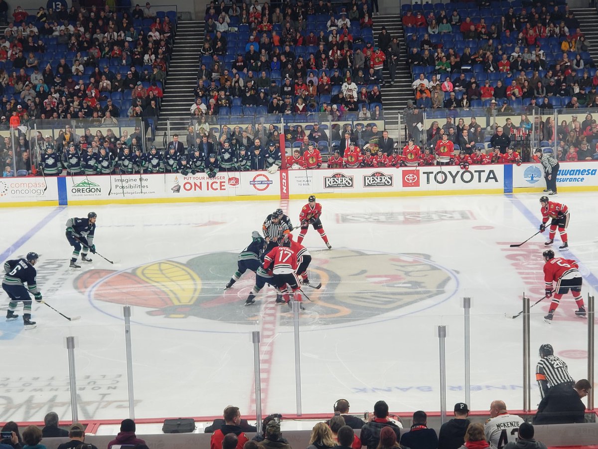 jjcritzer's tweet photo. I-5 rivalry night in Portland as the Winterhawks and Thunderbirds are playing hockey. The color-on-color jerseys is always a nice touch
No place better to be on a Saturday night than at the rink!
#WHL #DUBNetwork #DraftGeek https://t.co/P9R4HfT9td