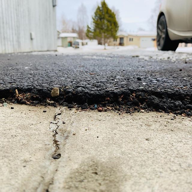With warmer temps we were able to see how far up our driveway lifted from our garage pad 😳🤬
…
#alaskaearthquake #thanksmothernature #driveway #nothappy #homeownerlife bit.ly/2ThlvNg