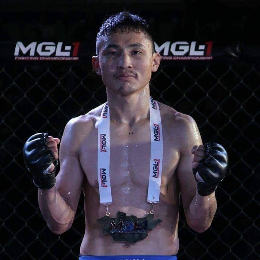 Ажлаа ч хийнэ Амжилтаа ч ахиулна Аугаа хүмүүс л амьдралд их ойр байх юм 👍👍👍👏👏👏🇲🇳