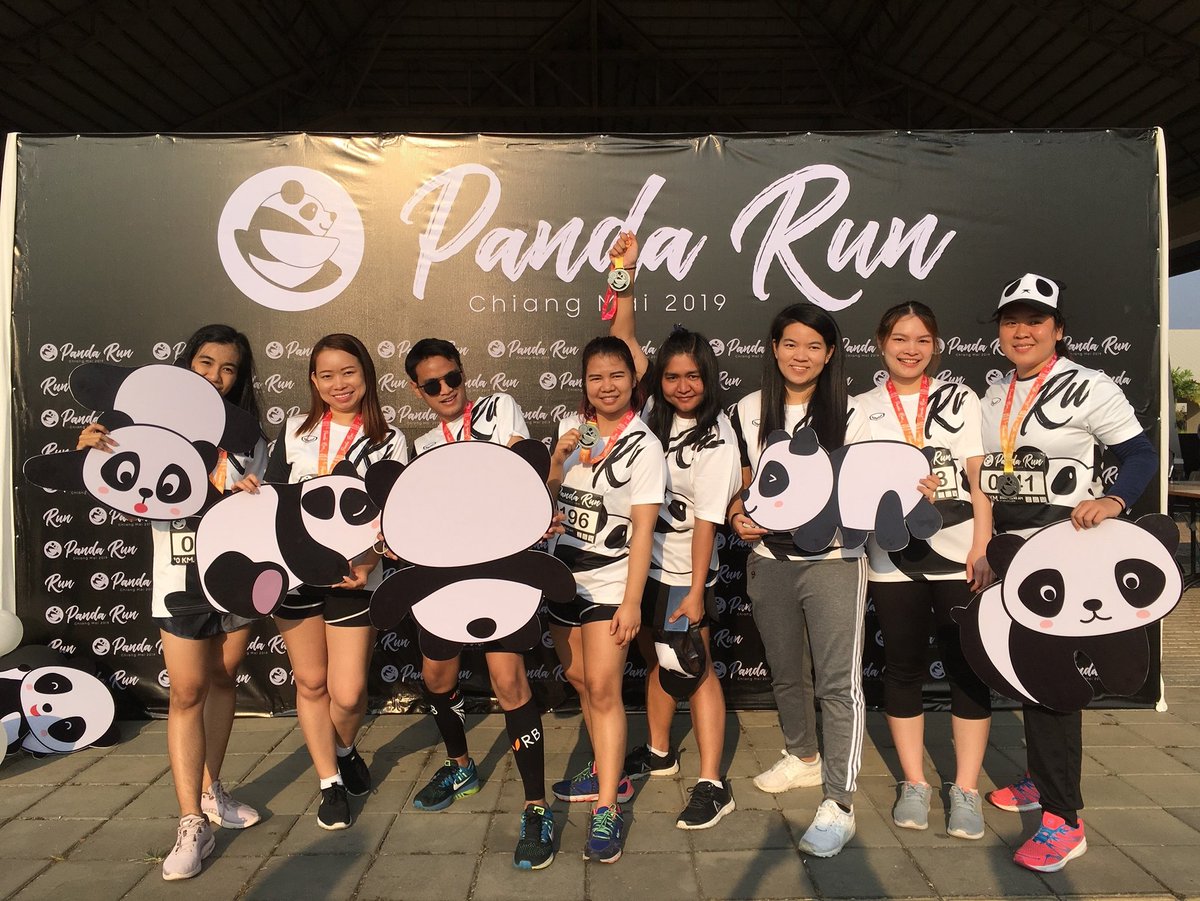 Teyamy3's tweet photo. ขอบคุณมิตรภาพจากเพื่อน🐼��ุกคน🤘 เราจะเปน🐼ที่แข็งแรง💪กลิ้งไปด้วยกัล😂
#วิ่งกันเหอะหมี #pandarun #เต้ยเชียร์ https://t.co/TYicd1ubAX