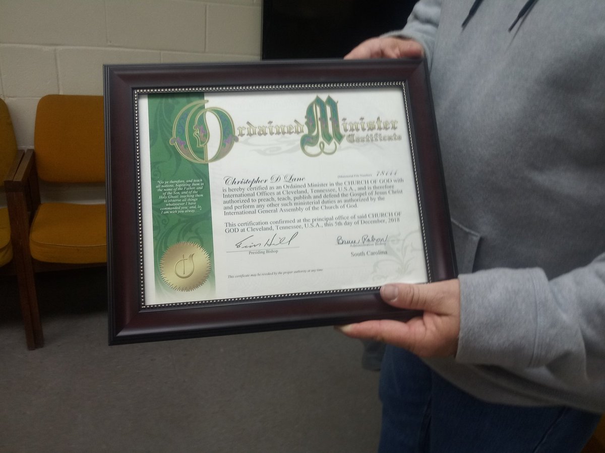 SecondChanceVi's tweet image. So Chris's certificate came in. I was wanting to give it to him last Sat but wasn't able to. I was able to give it to him tonight &amp;amp; celebrate Sami's 14th and P-nut's 11th b-day with our church family tonight. I'm so proud of this man. #secondchancevictorychurchofgod