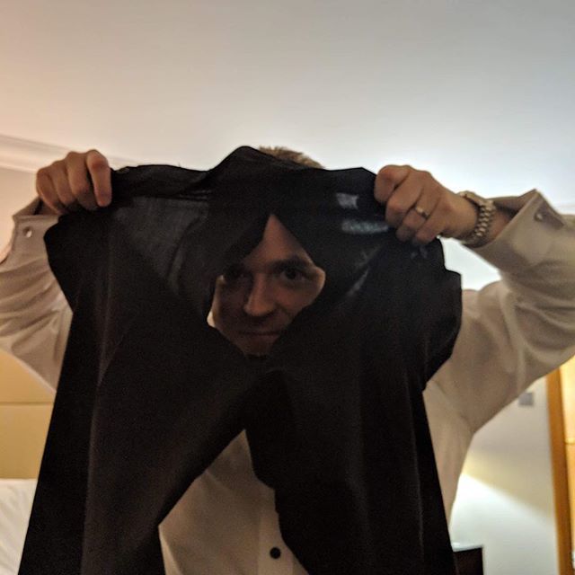 wizzouk's tweet photo. Well that’s the sign of a good night. Managed to do a proper tear throwing some moves to Britney Spears at the end of the night :) #party #40th #riptear https://t.co/54jNLWd4cq https://t.co/glfNHh1twk
