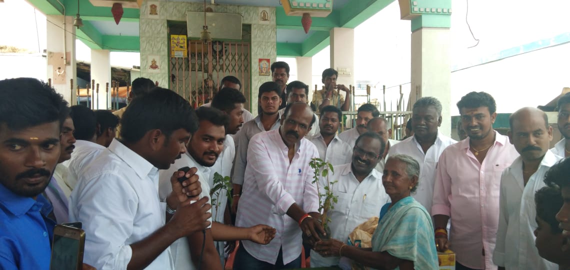 RagulJessi's tweet photo. சற்றுமுன் #சேலம்_மாவட்ட #தாரமங்கலம்_ஒன்றியத்தில் நமது #இதயநாயகன் அண்ணன் #உதயநிதி_ஸ்டாலின் அவர்களின் ரசிகர் நற்பணி மன்ற #பெயர்_பலகையை நமது #சேலம்_மாவட்ட_உதயநிதி_ஸ்டாலின் ரசிகர் நற்பணி மன்ற #பாசத்தலைவர் #AMSராஜ்குமார் அண்ணார் தலைமையில் திறந்து வைக்கப்பட்ட போது...
#USWA_SALEM... https://t.co/33nC2ry6jo