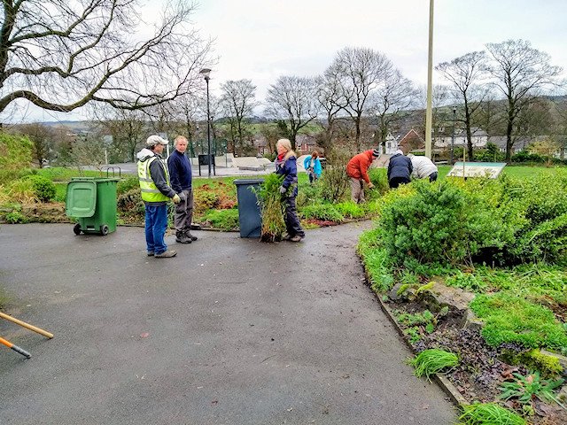 marplewebsite's tweet photo. And they're off! Friends of #Marple Memorial Park's first task day of 2019 yesterday included clearing glass, picking up dog mess and removing a banister rail and a beer barrel from the park. Read more about #FoMMP task days here: https://t.co/MPQwFu3ncB https://t.co/cFdH4CBQV6